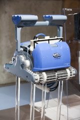 Dolphin M400 Otomatik Havuz Robotu
